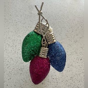 Holiday lights wall flower plug